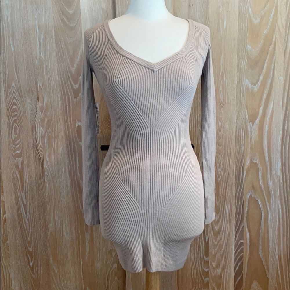 New with Tags Bebe tight knit Biege dress size S